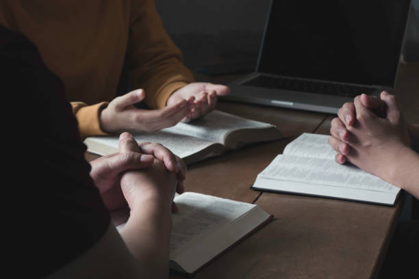 istock pray christian life 1398060066