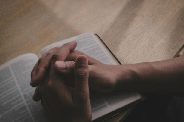 istock pray christian life 1398060316