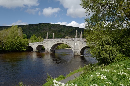 The Wade’s Bridge crosses the River Tay at Aberfeldy.  The Black Watch Memorial  (Highland Watch) built in 1887, and Designed by Gavin Marius of Breadalbane, of a soldier wearing the 1725 regimental uniform.
