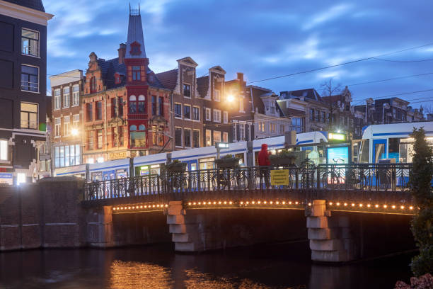 istock Amsterdam city center at night 1398100034
