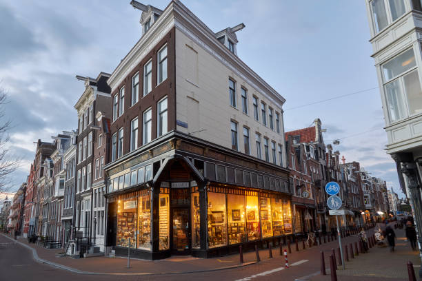 istock Amsterdam city center corner building at dusk 1398123059