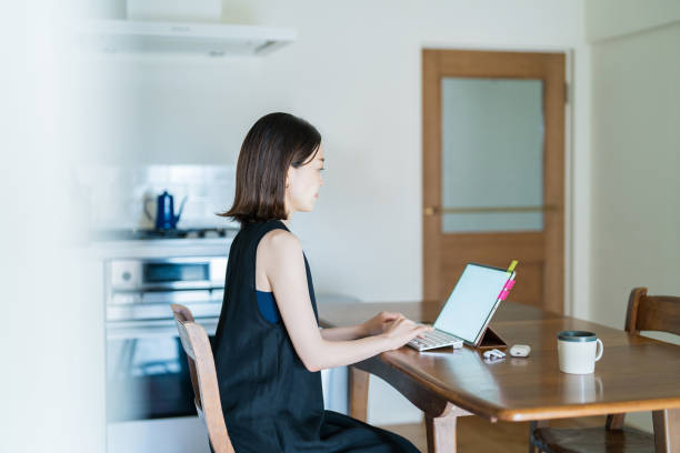 istock Woman working in the room 1398126355