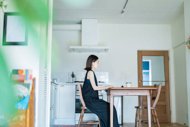 istock Woman working in the room 1398127258