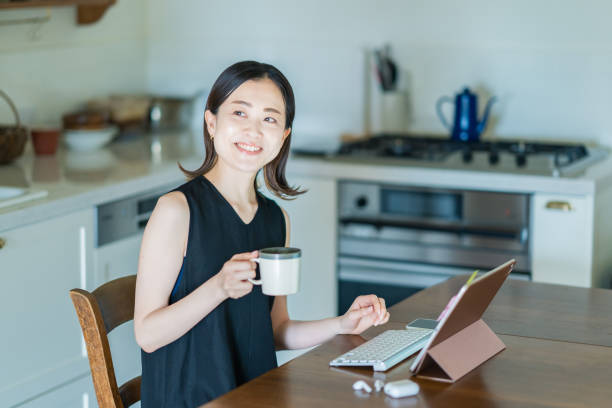 istock Woman working in the room 1398128069