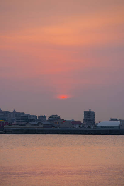 istock Sunset in the city 1398131988