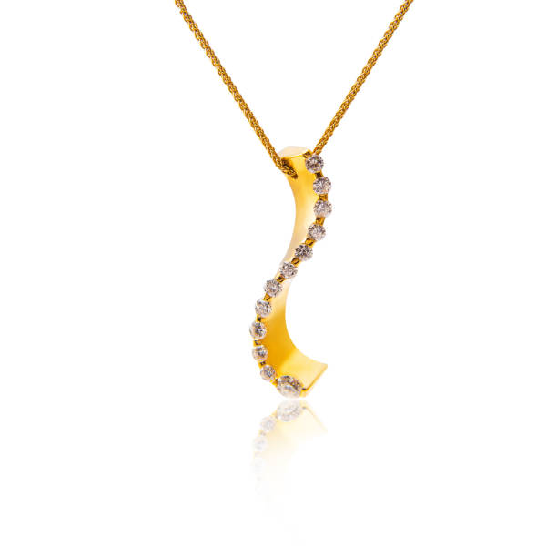 istock Pendant with diamonds in yellow gold 1398141287