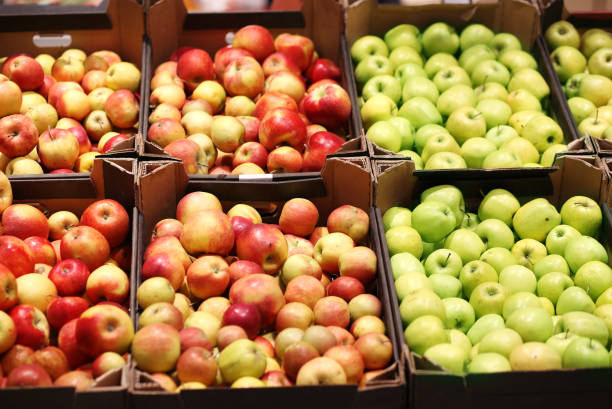 istock buying apples at the market 1398188446