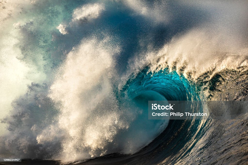 Exploding Wave Powerful Blue Open Ocean Wave Exploding With Dramatic Whitewash Stock ...