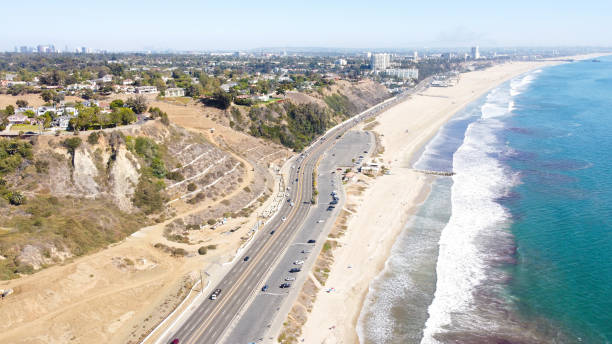 pacific palisades i santa monica coastline - santa monica california route 1 pacific coast highway zdjęcia i obrazy z banku zdjęć