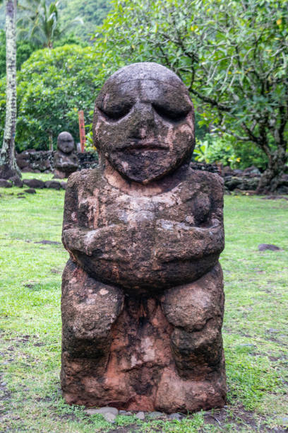 istock Arahurahu marae at Tahiti 1398283263