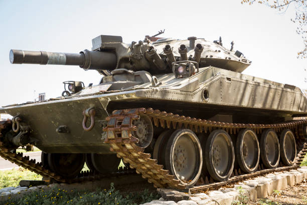 tanque de batalha ao ar livre - defense industry - fotografias e filmes do acervo