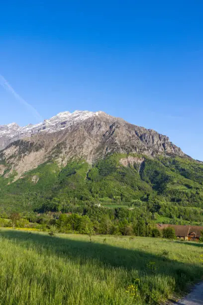 Summit of the Banc du Peyron from Saint-Firmin in spring
