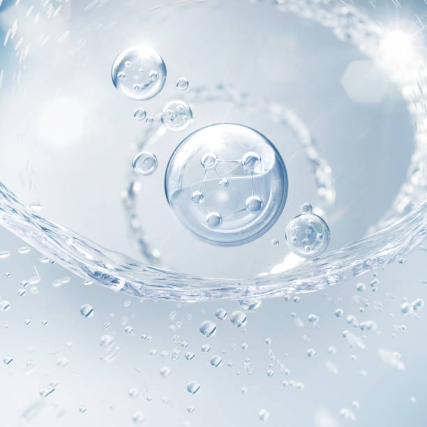 essenza cosmetica, bolla liquida, molecola all'interno bolla liquida su sfondo acqua, rendering 3d - molecule foto e immagini stock