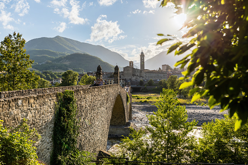 El puente Hampback en Bobbio, región de Emilia Romagna, Italia. photo