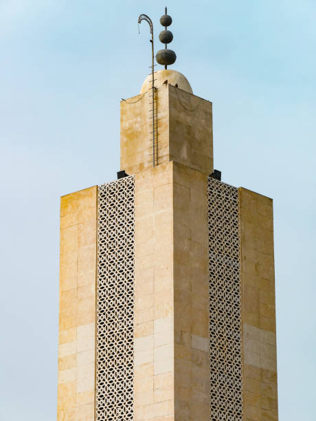 ultramoderne sheikh zayed moschee in salé marokko - minarett nahaufnahme - salé city stock-fotos und bilder