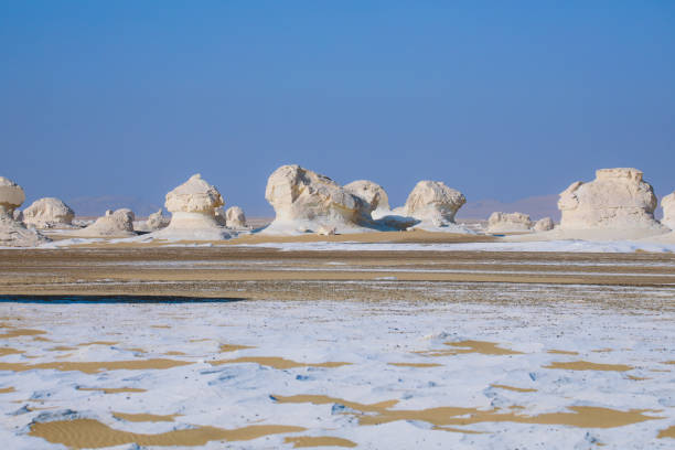 istock Landscape View of the White Desert 1398518102