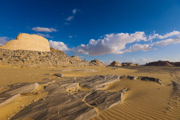 istock Landscape View of the White Desert 1398518231