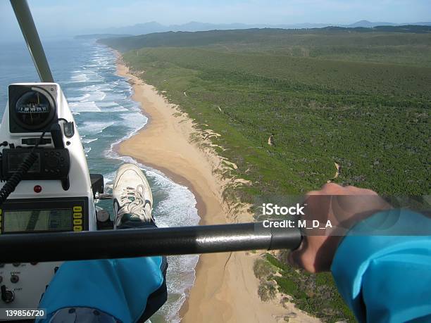 Flying Freiheit Stockfoto und mehr Bilder von Küstenlandschaft - Küstenlandschaft, Ultraleichtflugzeug, Abenteuer