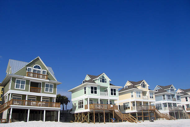 istock Row of Beach Homes and Cottages 139857335