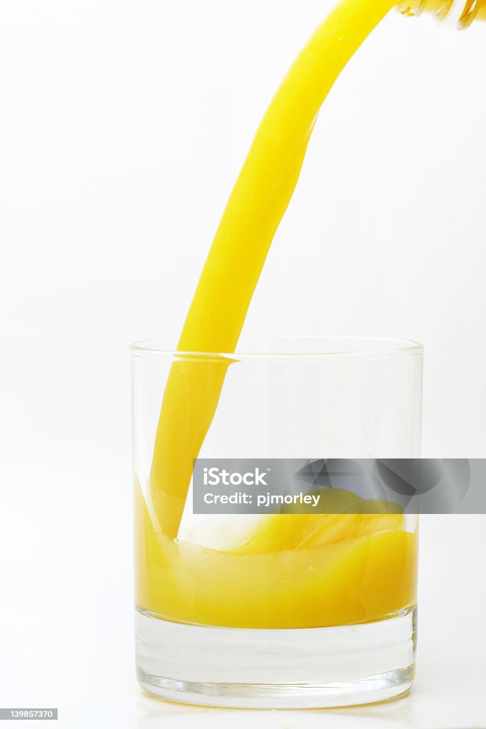 Verter jugo de - Foto de stock de Bebida libre de derechos