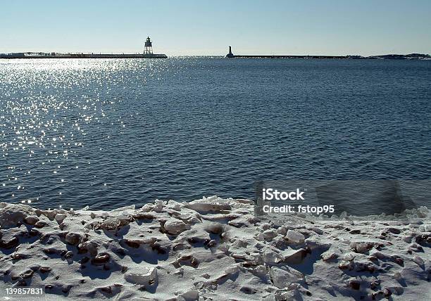 Lake Superior Winter Harbor Stockfoto und mehr Bilder von Außenaufnahme von Gebäuden - Außenaufnahme von Gebäuden, Bucht, Eis
