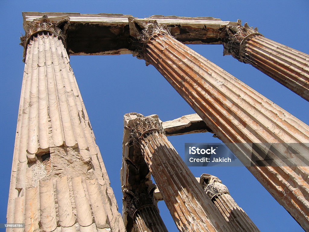 Rovine del Tempio di Zeus Olimpico - Foto stock royalty-free di Architettura