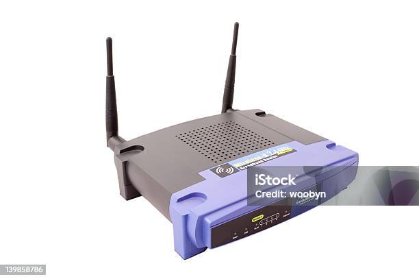 Wirelessrouter - Fotografias de stock e mais imagens de Antena - Equipamento de Telecomunicações - Antena - Equipamento de Telecomunicações, Arame, Cabo