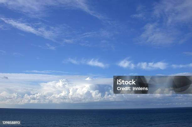 Foto de Vista Para O Mar e mais fotos de stock de Azul - Azul, Beleza natural - Natureza, Cena de tranquilidade