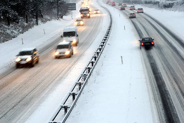 istock Cold winter traffic all wanting to get home 139859148