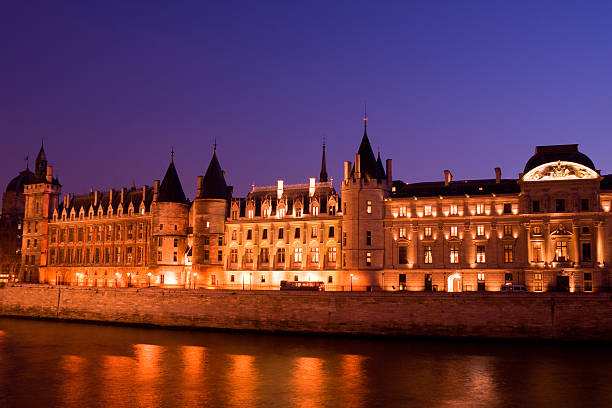 istock The Conciergerie after dusk 139859578