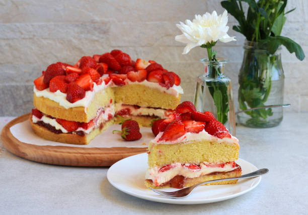 istock strawberry sandwich cake 1398597226