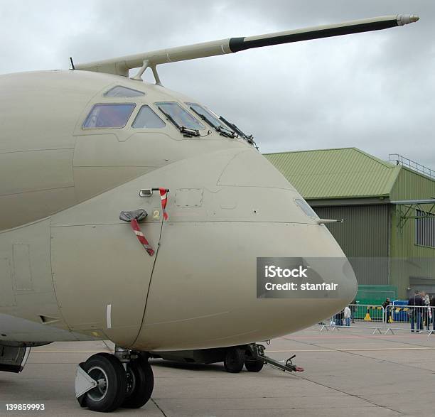 Foto de Nimród Aeronave Frente Seção e mais fotos de stock de Avião - Avião, Consertar, Assistindo