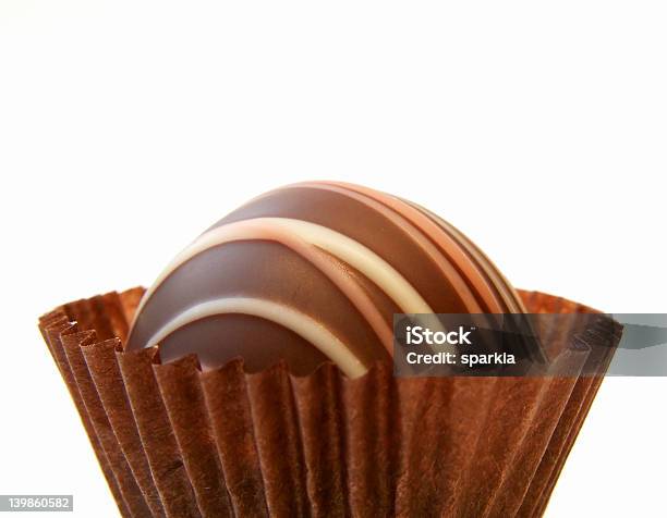 Chocolates - Fotografias de stock e mais imagens de Açúcar - Açúcar, Castanho, Chocolate