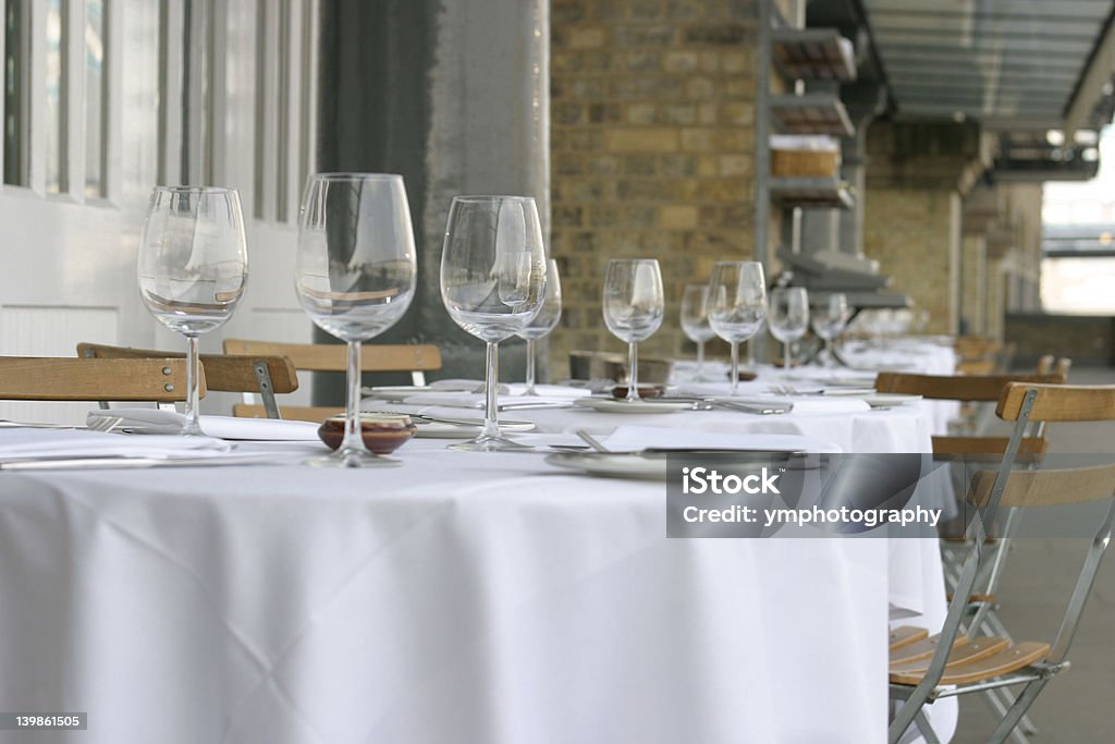 table de salle à manger - Photo de Couverts libre de droits