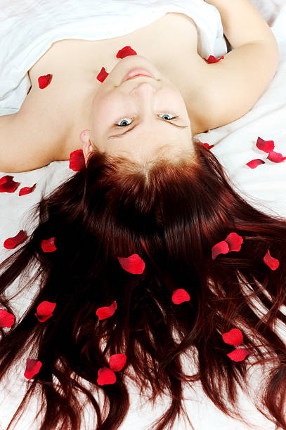 istock bed of roses 139861585