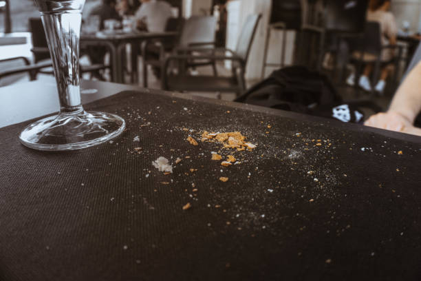 식사의 끝 - plate crumb dirty fork 뉴스 사진 이미지