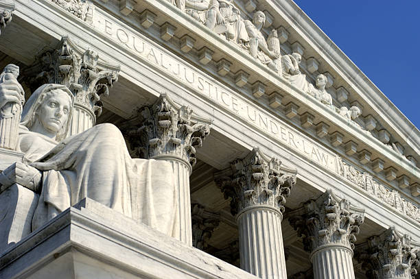 supremo tribunal - legal system us supreme court column washington dc - fotografias e filmes do acervo