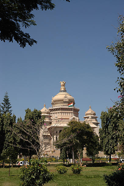 vidhana soudha, бангалор, - soudha стоковые фото и изображения