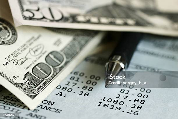 Dinero Foto de stock y más banco de imágenes de Billete de banco - Billete de banco, Billete de cien dólares estadounidenses, Billete de dólar estadounidense