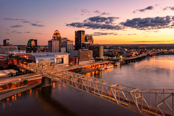 istock Louisville Kentucky at Sunset 1398659355