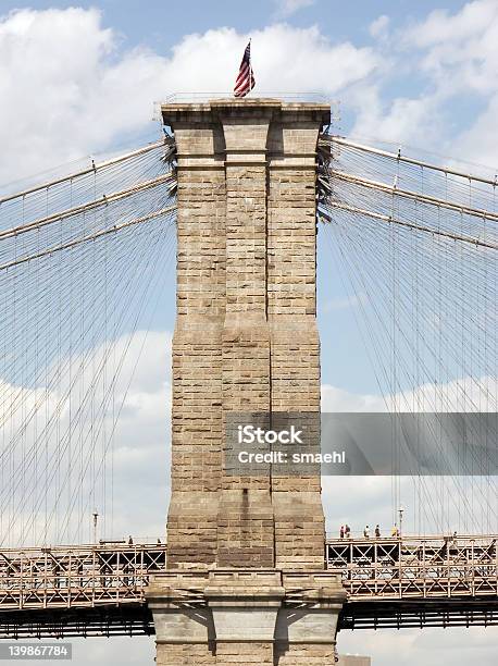 Puente De Brooklyn De Perfil Foto de stock y más banco de imágenes de Aire libre - Aire libre, Aldea, Arquitectura