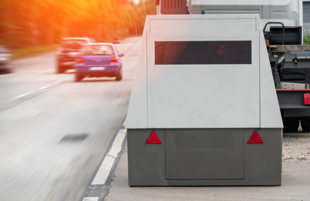 Cars with excessive speed in radar control flashed and photographed