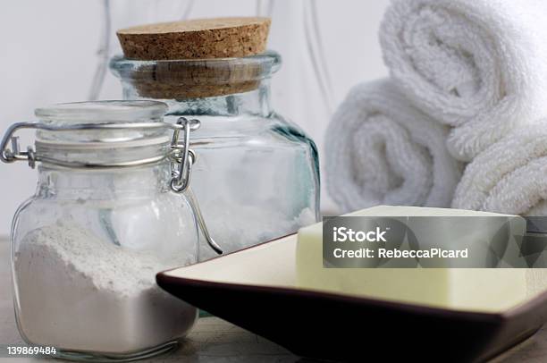 Limpar E Natural Spa - Fotografias de stock e mais imagens de Aromaterapia - Aromaterapia, Barro, Branco