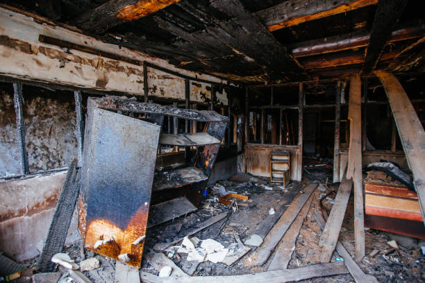 istock Burned interiors of hospital. Fire or war consequences concept 1398696638