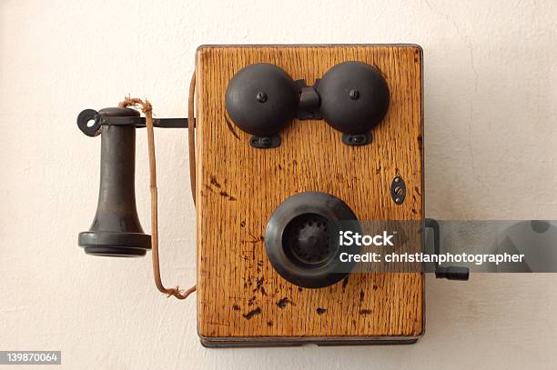 Antique Telephone Stockfoto und mehr Bilder von Telefon - Telefon, Alt, Altertümlich