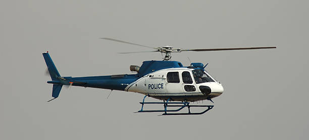 helicóptero da polícia - police helicopter - fotografias e filmes do acervo
