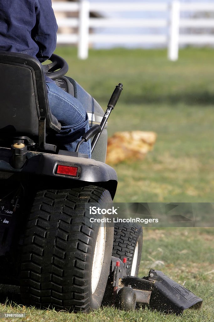 Campo Mowing - Foto de stock de Trator de Jardim royalty-free