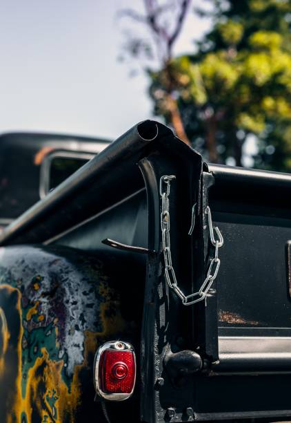 istock Chain on a truck bed 1398711064