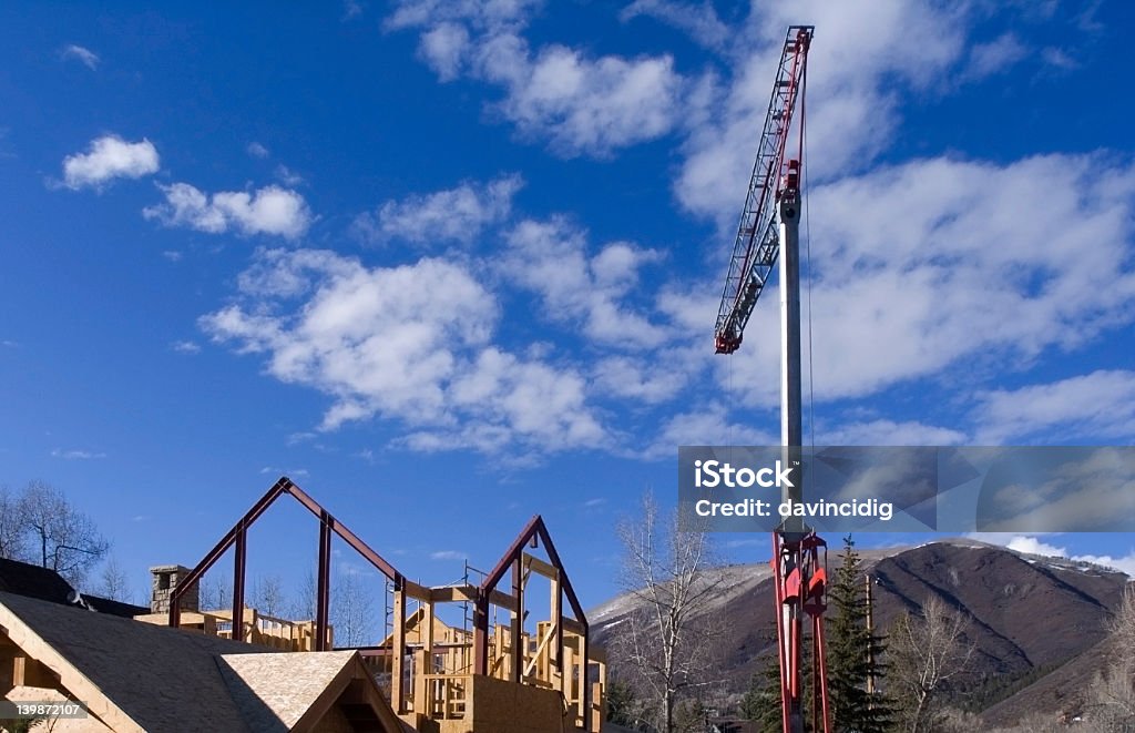 Casa y grúa - Foto de stock de Acero libre de derechos