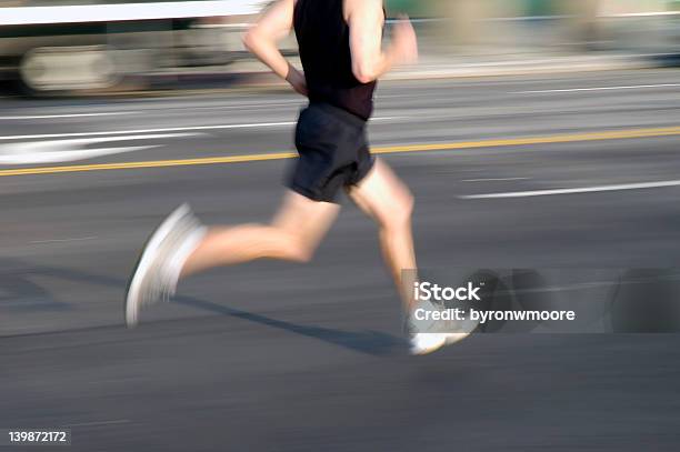 Photo libre de droit de Run banque d'images et plus d'images libres de droit de Athlète - Athlétisme - Athlète - Athlétisme, Courir, Endurance